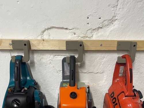 Chain saw wall - wall,