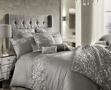 Kylie Minogue housewife