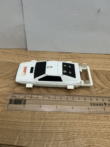 Corgi 007 lotus esprit - 007, james