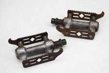 CYCLO OPPY VINTAGE BICYCLE STEEL RAT TRAP PEDALS, C.1940s (2)