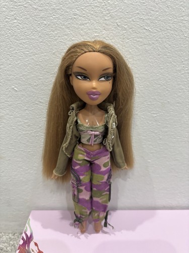 Bratz doll adventure girlz - -,