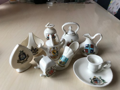 Crested china mixed lot - ,