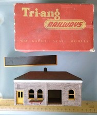 original Triang Railways Ticket Office Building R60 OO Gauge  with Box /Canopy