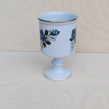 Flora Gouda Ice Rose Pedestal