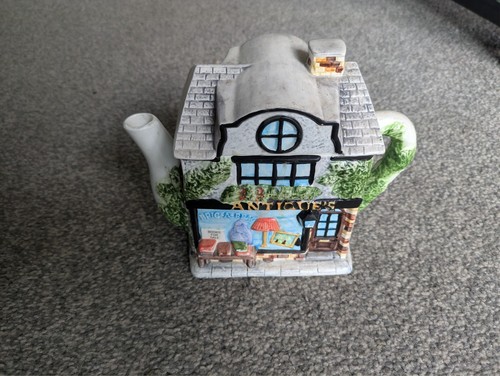 Annie rowe the - annie, village