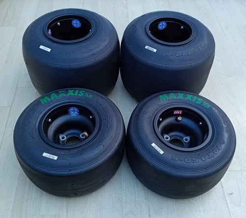 Maxxis slick tyres on - maxxis,