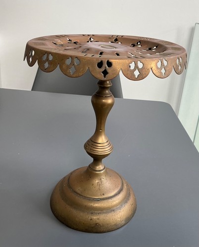 Victorian brass trivet pot - brass,
