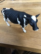2007 Schleich Retired Holstein Milking Dairy Cow Black &White Figurine 5" Long