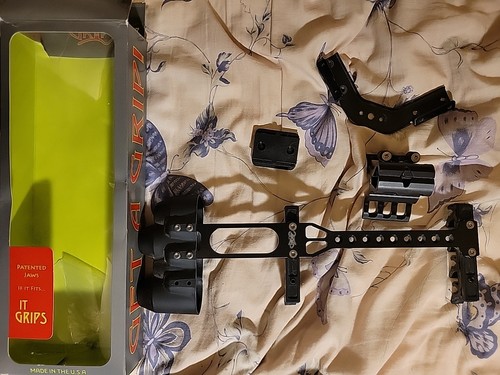 The grip quiver for - grip, archery
