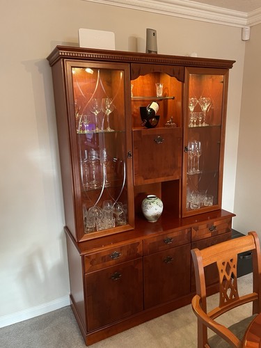 Glass display unit with drinks - glass,