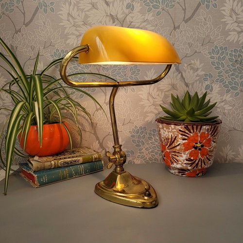 Vtg christopher wray - vtg,