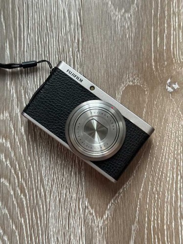 Fujifilm fuji xf1 - fuji, black