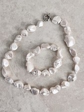 Elegant Baroque Pearl Necklace