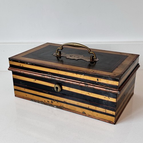 Vintage metal cash box - metal,