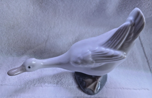 Nao lladro porcelain - by,