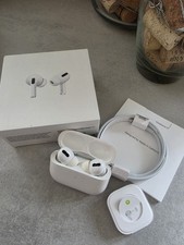 Apple AirPods Pro 1st Gen with