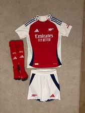 Arsenal Football Club Ladies Full Kit. Size S 8-10. NEW