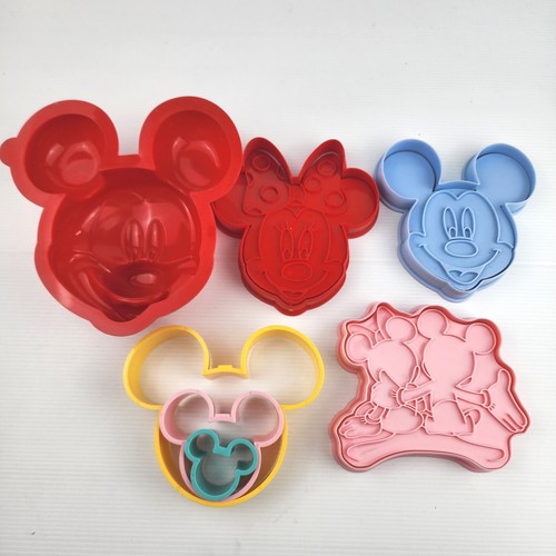 Disney cookie cutter cake - disney,