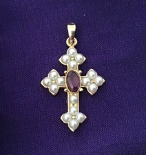 Antique Style 9ct Gold Cross