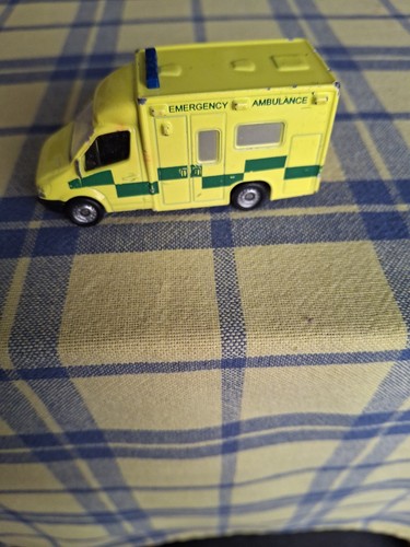 Ambulance van corgi toys 64 - corgi, 1:64