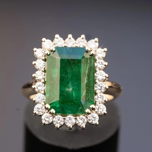 9ct natural green - 9ct,