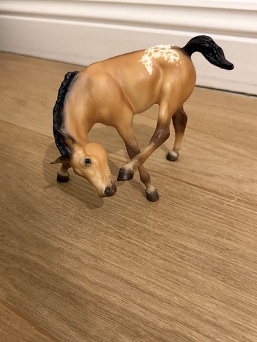 Breyer buttercup scratching - breyer,