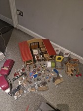 Schleich Horse Club Stable - Riders, Horses, Trailer, Pets, Jumps + More 