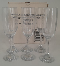 Moet and Chandon Champagne Flutes 6 Glasses in Box I1 G272