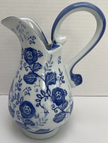 Vintage blue white cottage - vintage,