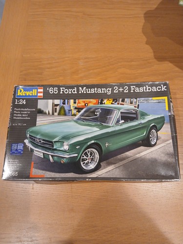 Revell 65 ford mustang - 1:24,