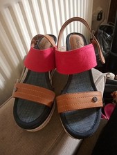Womens Size 5 Leather And