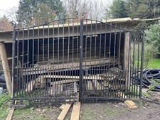 Reclaimed Double Leaf Metal