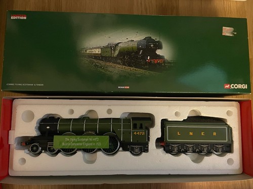 Corgi cc99902 flying - -,