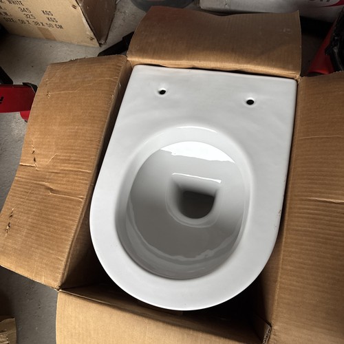 Porcelanosa wall hung toilet - hung,