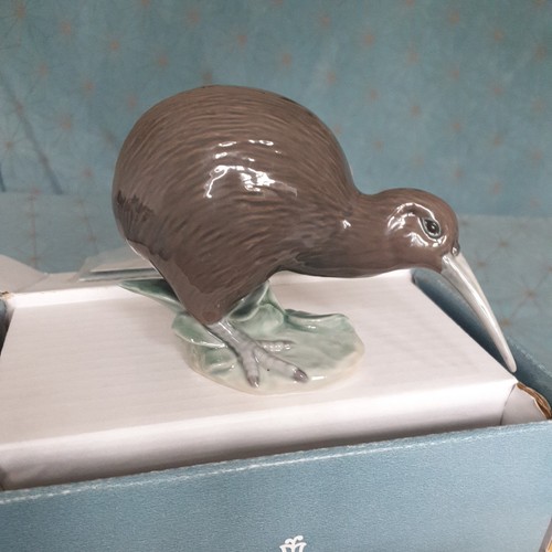 Lladro figure kiwi 01008383 - , #01008383