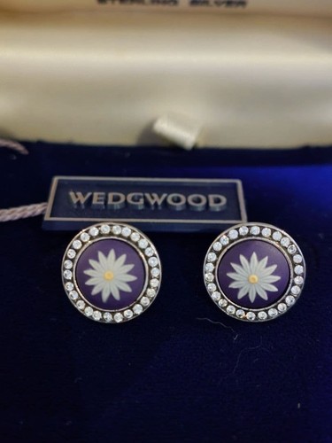 Wedgwood jasperware daisy - wedgwood,