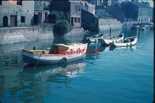 Photo small boats at - photo,