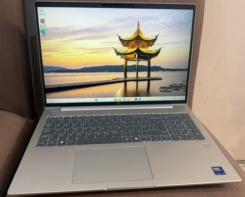 New elitebook 660 - new,