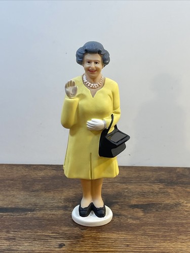 Queen elizabeth waving - ,