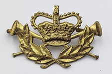 VINTAGE POSTMANS BRASS CAP BADGE GENERAL POST OFFICE c1950's