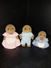 Sylvanian Families Brown Sewing Mum + Daughter And Dentist Dad Mole Vole Family