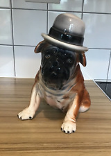 English Bulldog Ornament, The Boss, Leonardo Figurine,  25 cm tall 30 cm long 