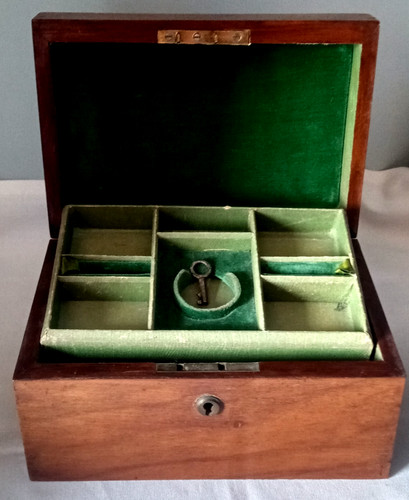 Antique fitted jewellery box