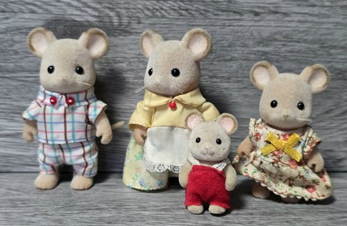 Vintage sylvanian families - sylvanian,