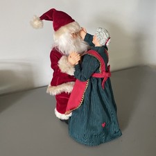 Bradford Exchange THOMAS KINKADE Santa's Dance Mrs. Claus Musical Animated