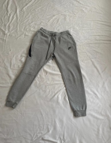 Old season tech - season, joggers