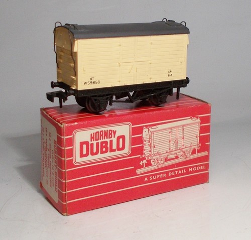 Hornby dublo rail 00 gauge - 2/3-rail,