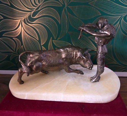 Vintage bronze bull - vintage,