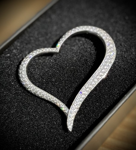 18ct white gold - white, 2.92ct