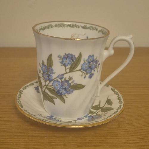 Royal kendal bone china lily - royal,